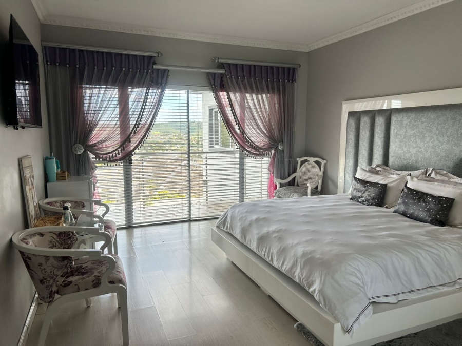5 Bedroom Property for Sale in Nahoon Valley Park Eastern Cape